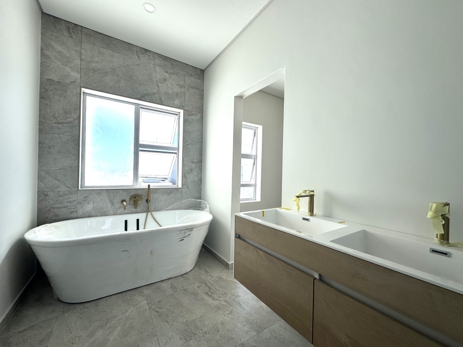 4 Bedroom Property for Sale in Sandown Western Cape